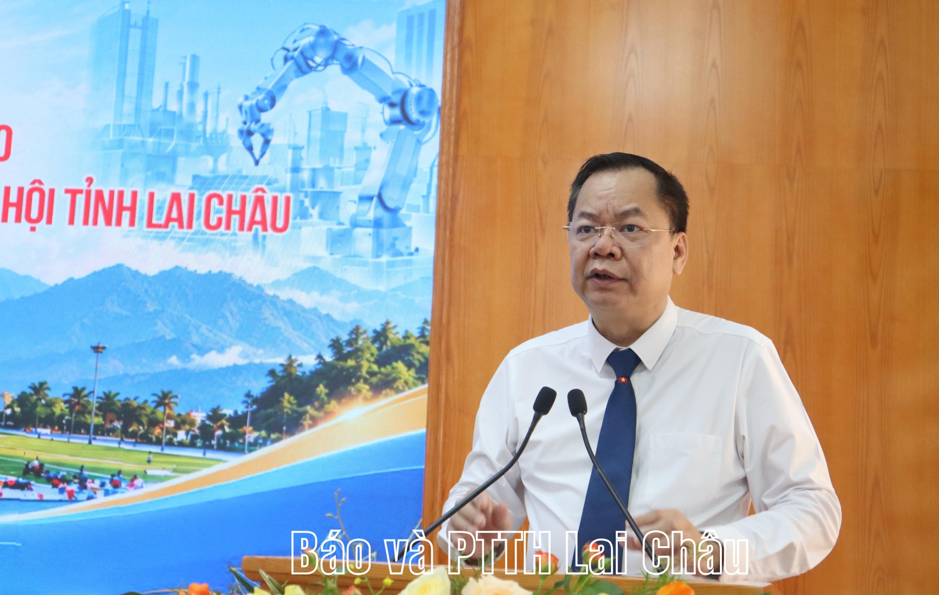 Đồng chí Dương Đình Đức - Giám đốc Sở Khoa học và Công nghệ phát biểu khai mạc hội thảo.