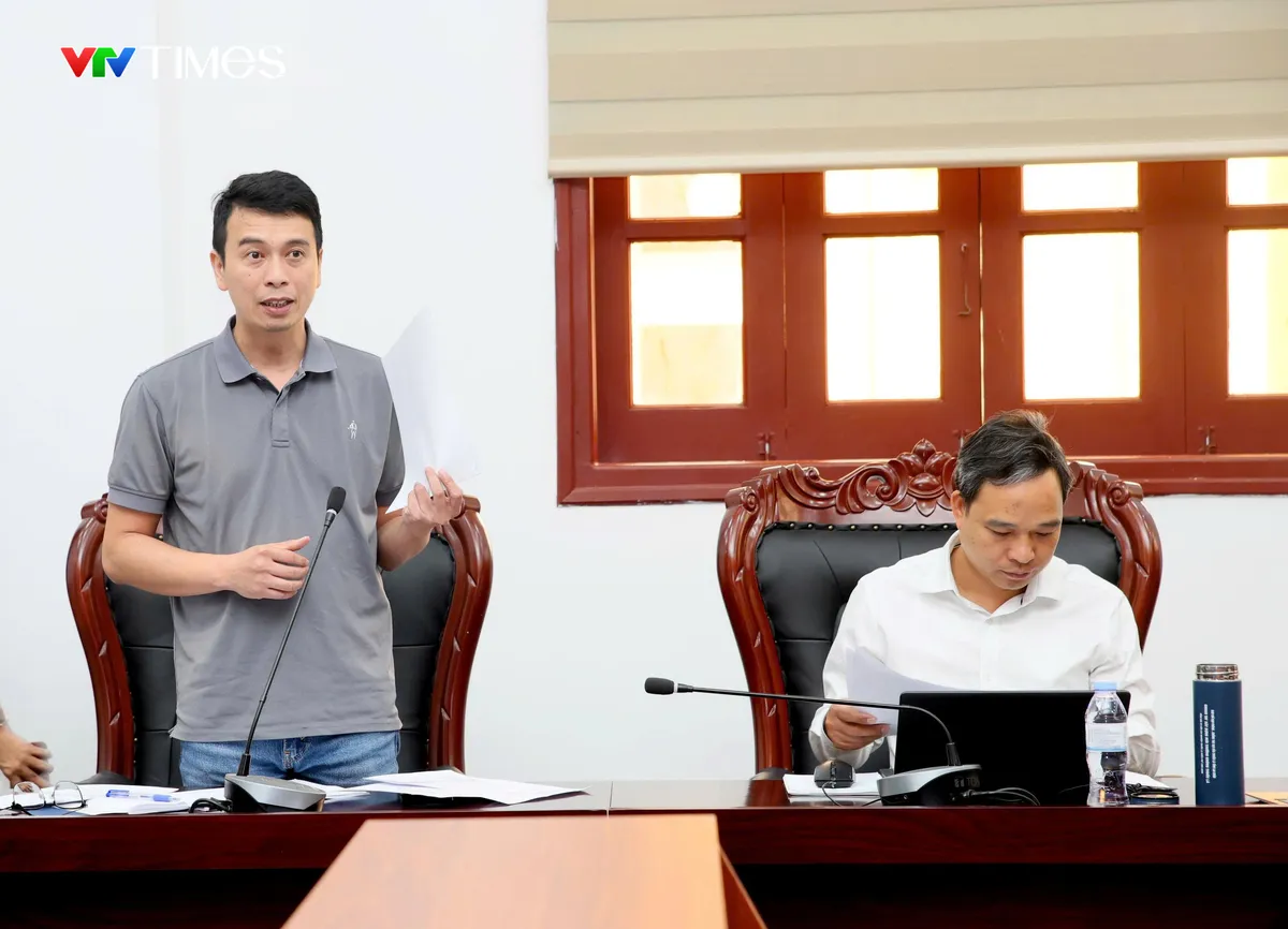 Phó Giáo sư, Tiến sĩ Phạm Tiến Lâm - Trưởng Khoa Trí tuệ nhân tạo và Khoa học dữ liệu, Trường CNTT Phenikaa (Hà Nội) - Chủ tịch Hội đồng phát biểu tại phiên họp. Ảnh: Anh Sơn
