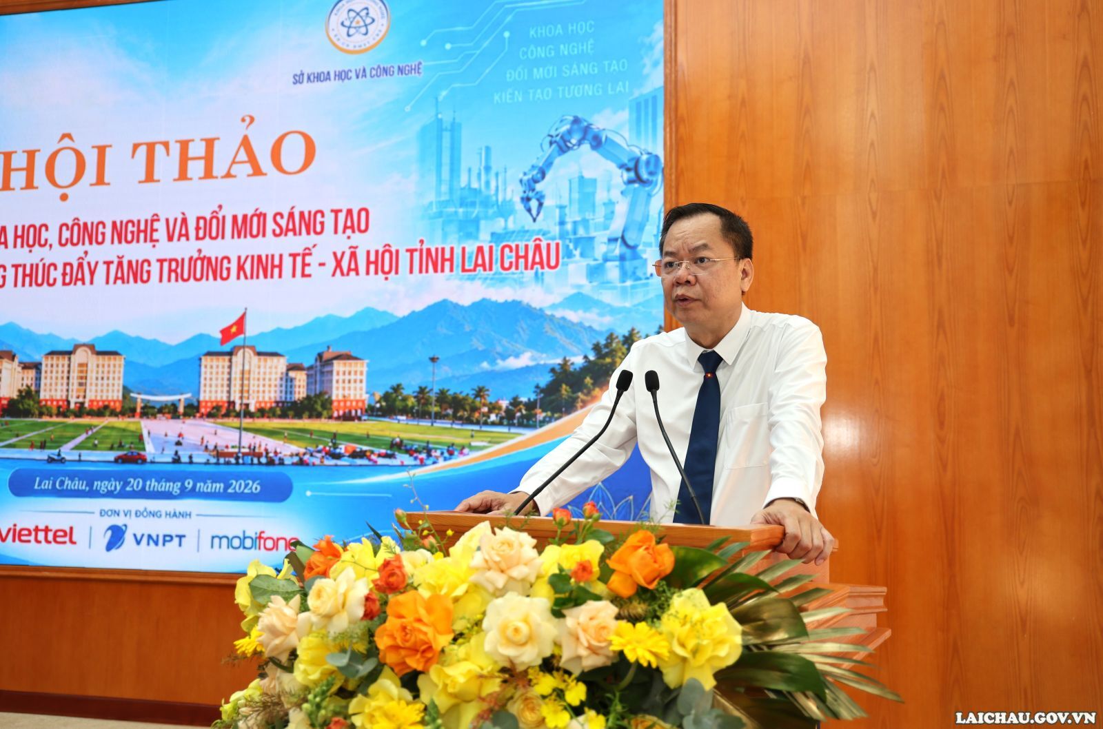 Tiến sĩ Dương Đình Đức - Giám đốc Sở Khoa học và Công nghệ phát biểu khai mạc Hội thảo.