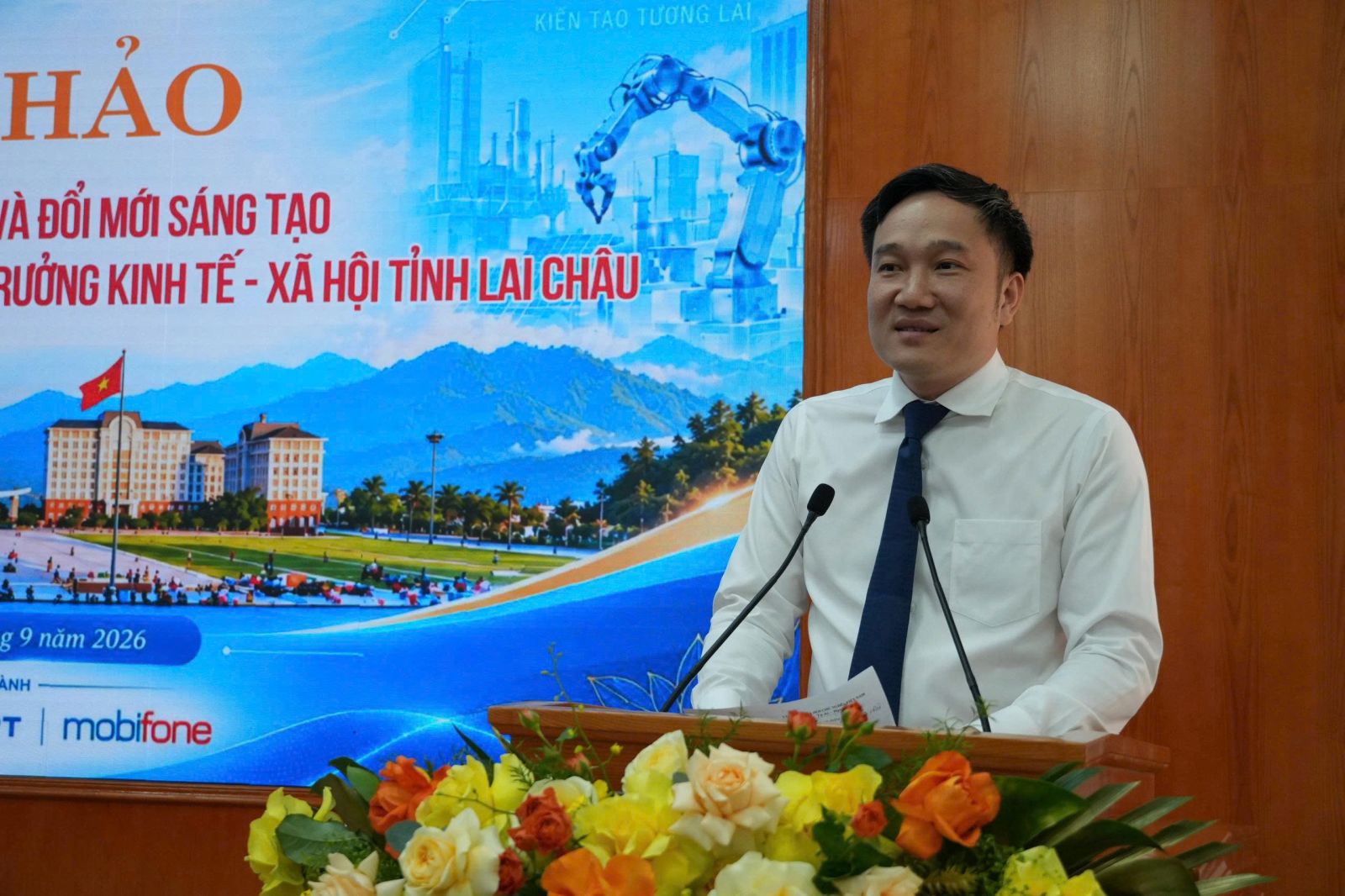 đồng chí Nguyễn Tuấn Anh, Ủy viên dự khuyết Ban Chấp hành Trung ương Đảng khóa XIV, Phó Bí thư thường trực Tỉnh ủy phát biểu chỉ đạo tại Hội thảo